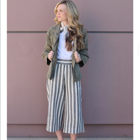 Madewell Linen Huston Pull-on Crop Pant in Stripes - Picture 8 of 10